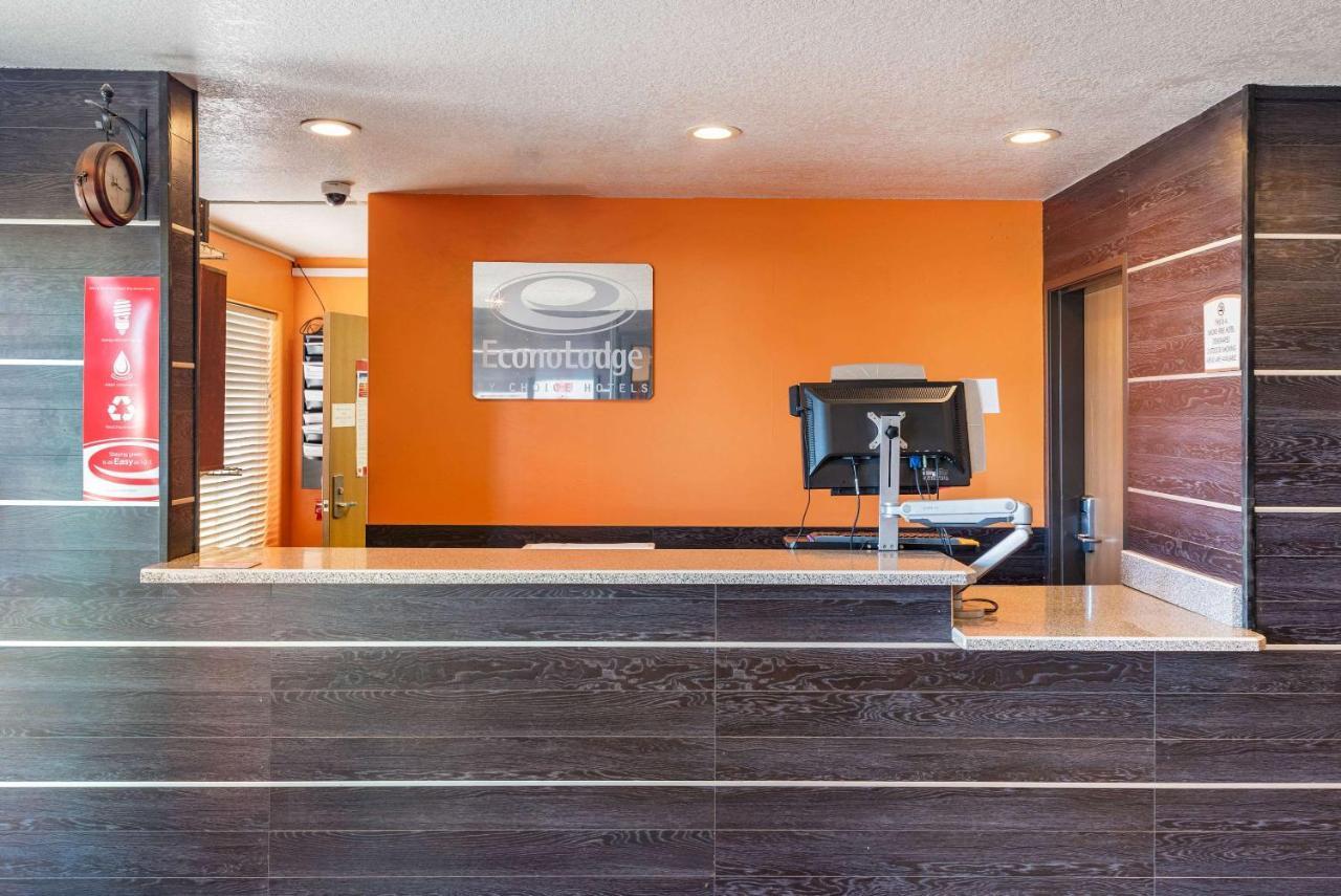 Econo Lodge Pueblo Ngoại thất bức ảnh