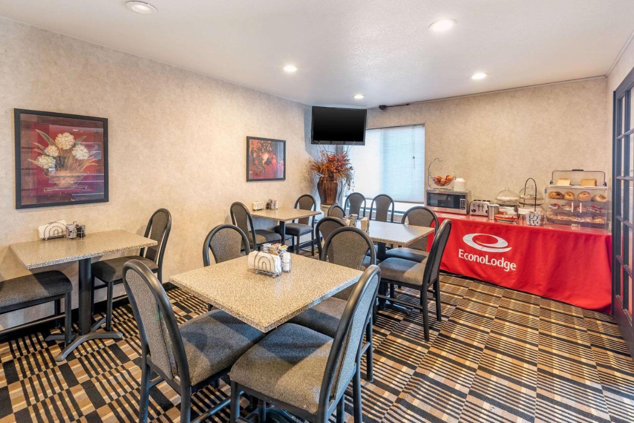 Econo Lodge Pueblo Ngoại thất bức ảnh