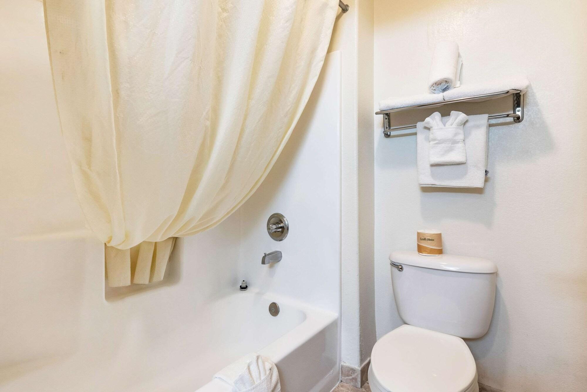 Econo Lodge Pueblo Ngoại thất bức ảnh
