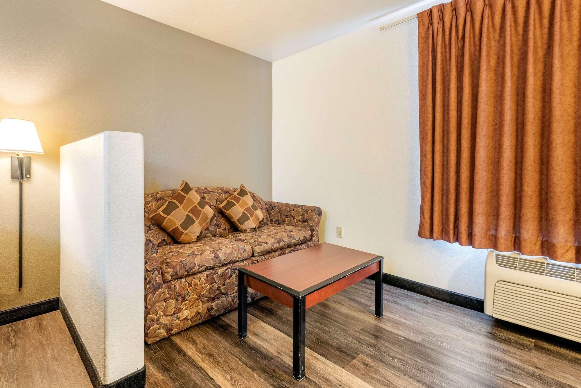 Econo Lodge Pueblo Ngoại thất bức ảnh