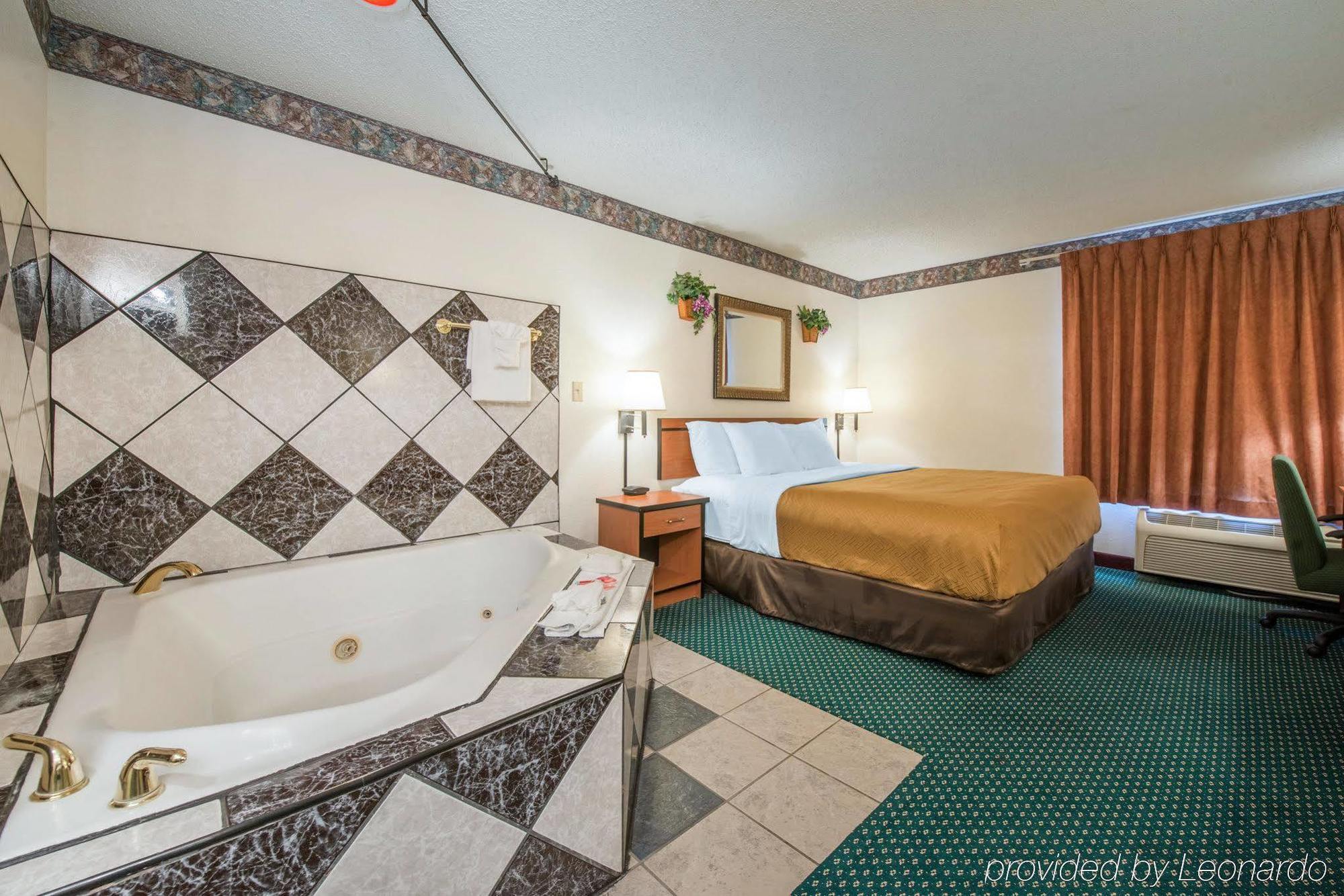 Econo Lodge Pueblo Ngoại thất bức ảnh