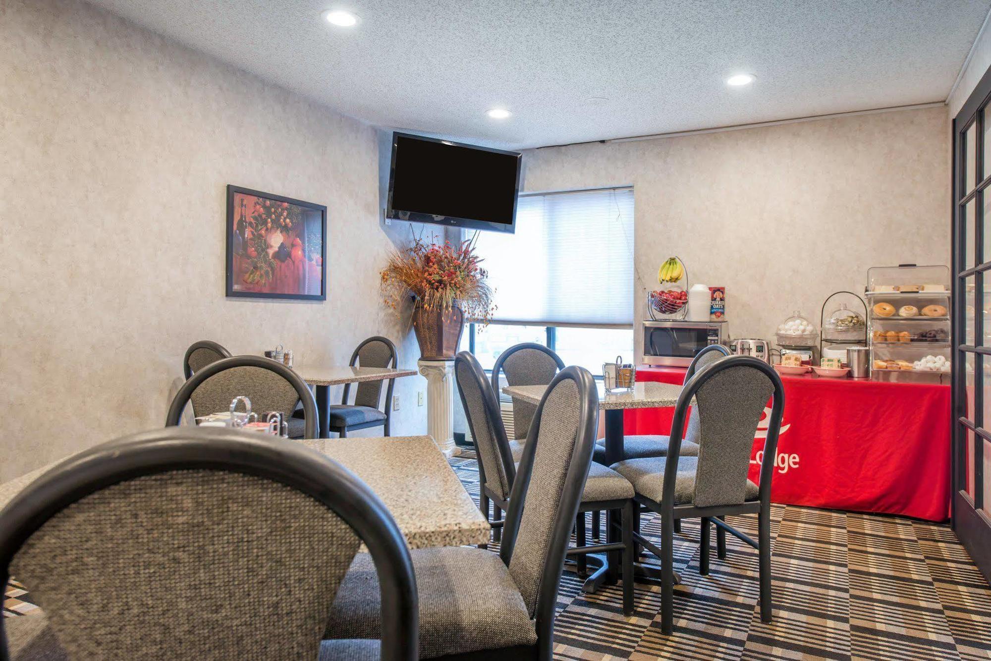Econo Lodge Pueblo Ngoại thất bức ảnh