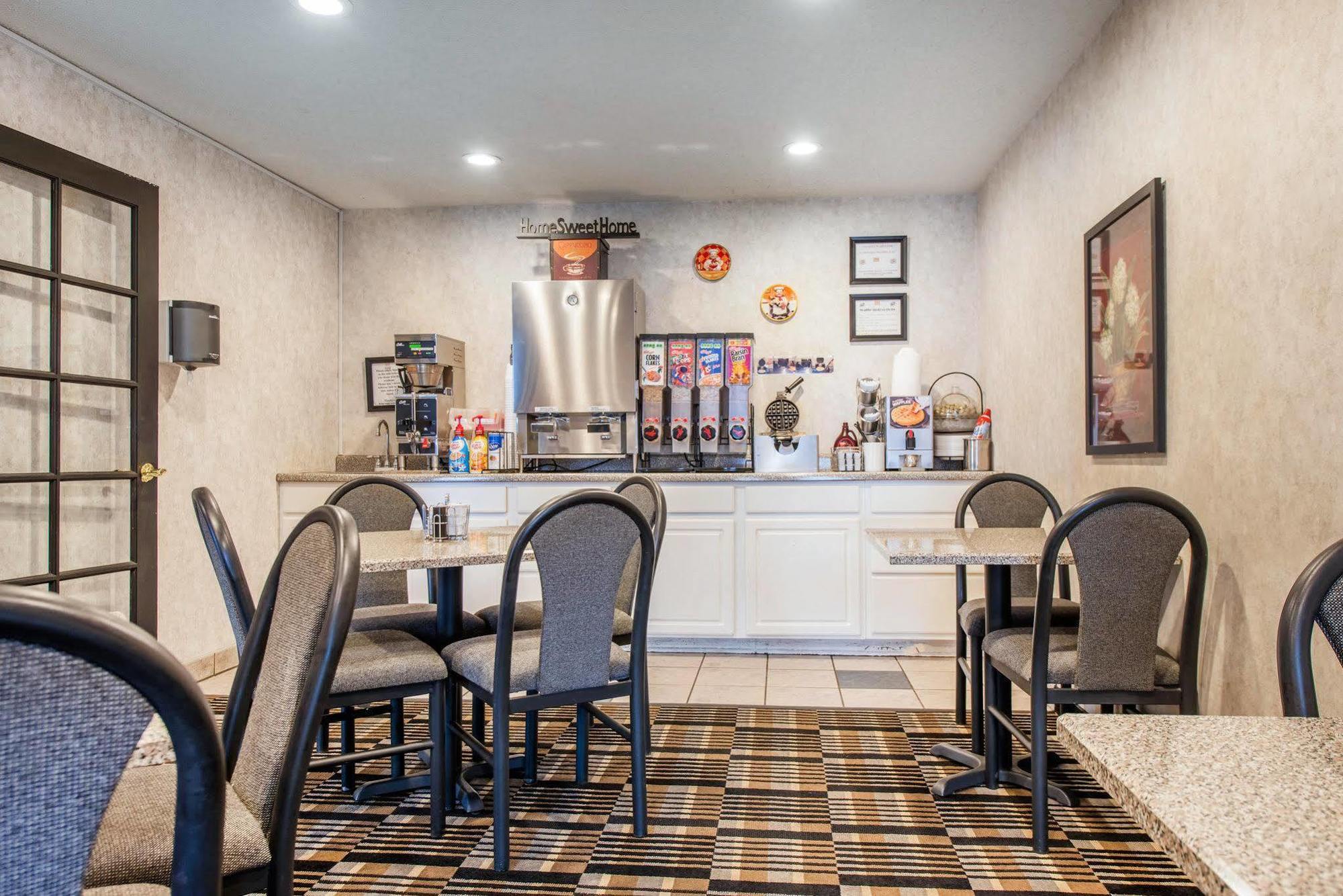 Econo Lodge Pueblo Ngoại thất bức ảnh