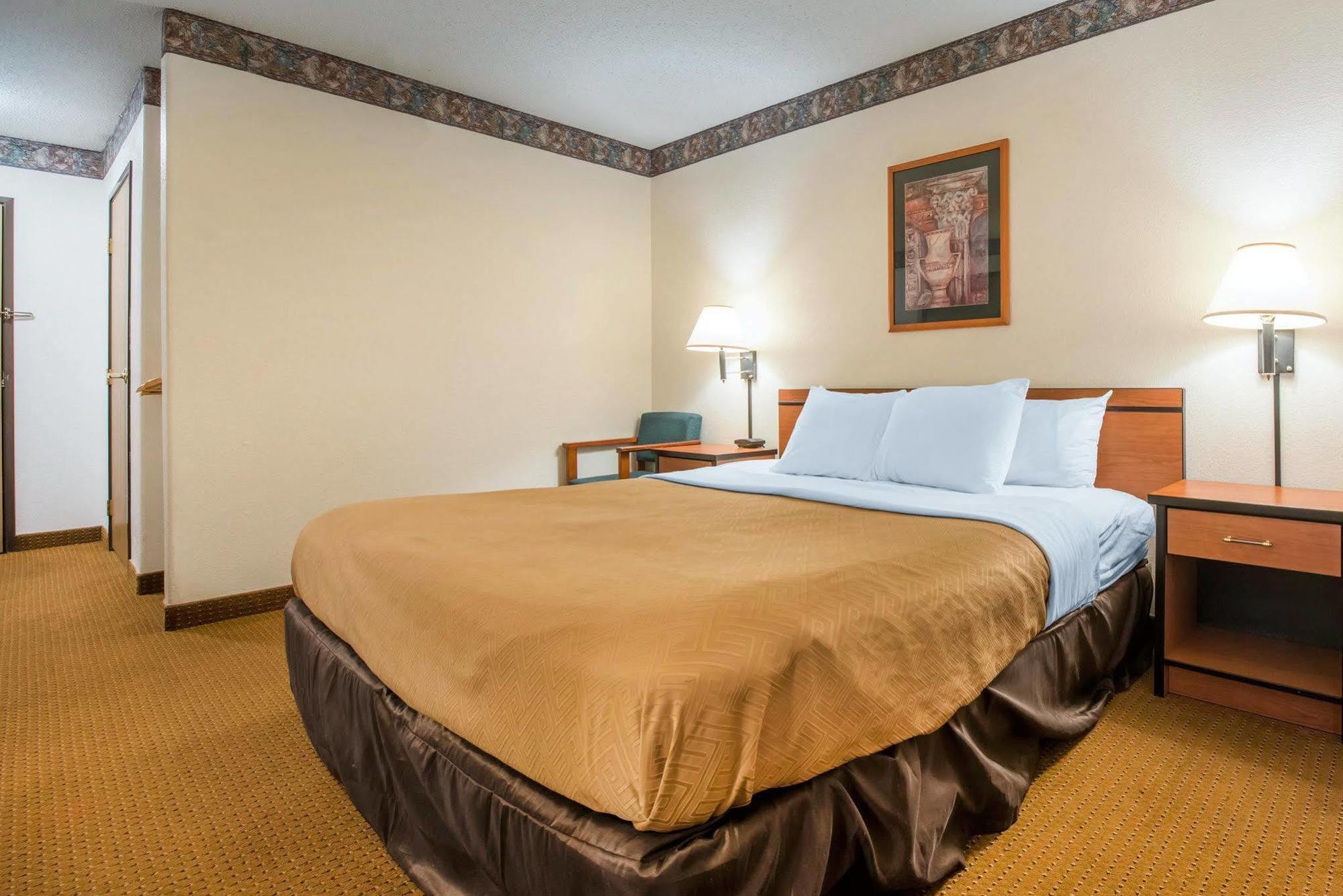 Econo Lodge Pueblo Ngoại thất bức ảnh