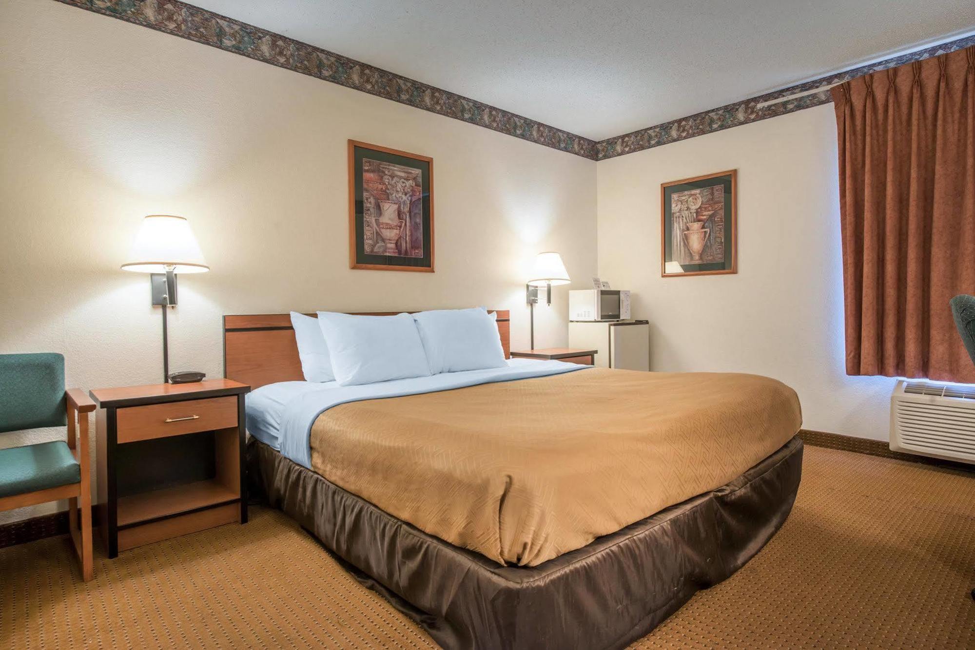 Econo Lodge Pueblo Ngoại thất bức ảnh