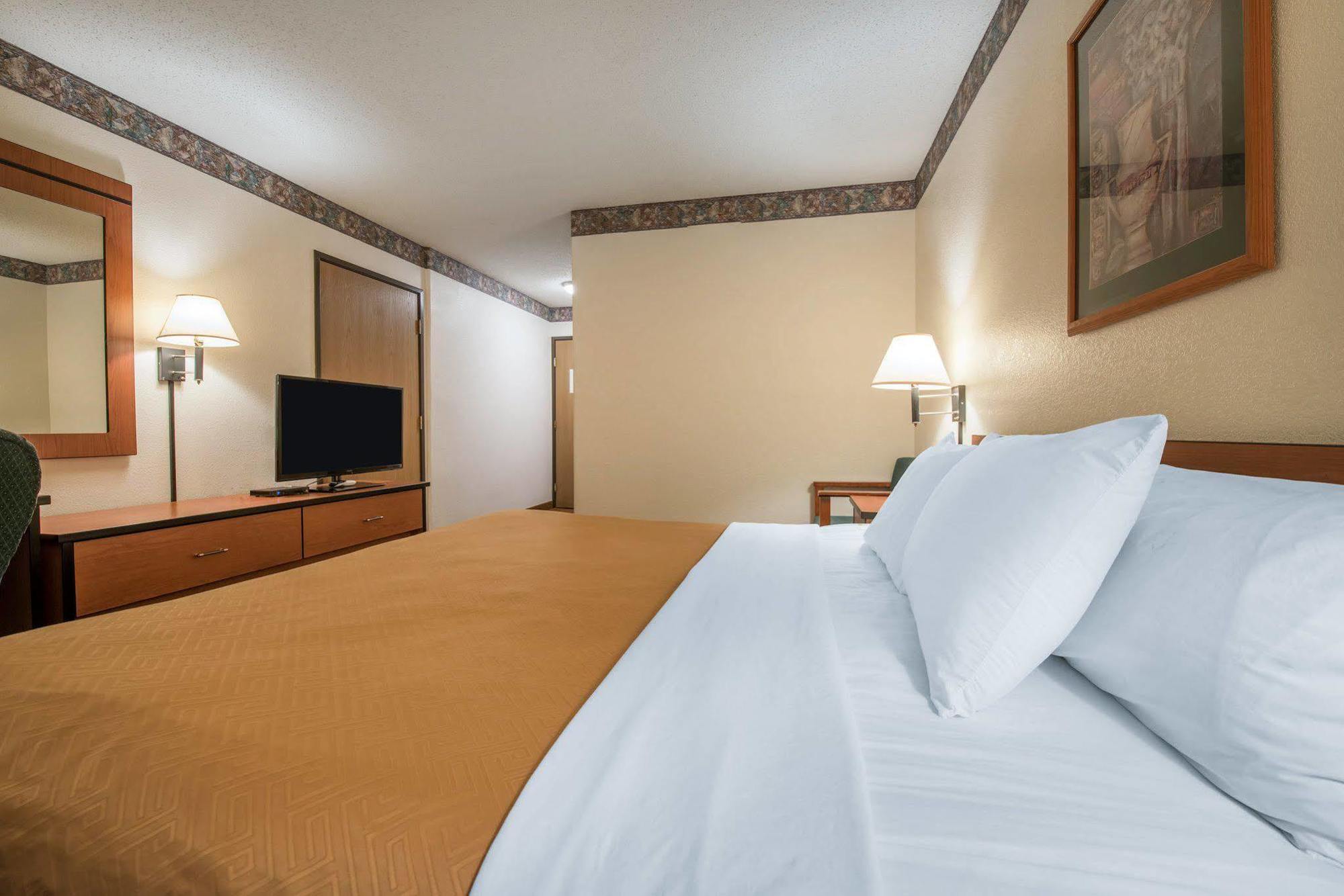 Econo Lodge Pueblo Ngoại thất bức ảnh