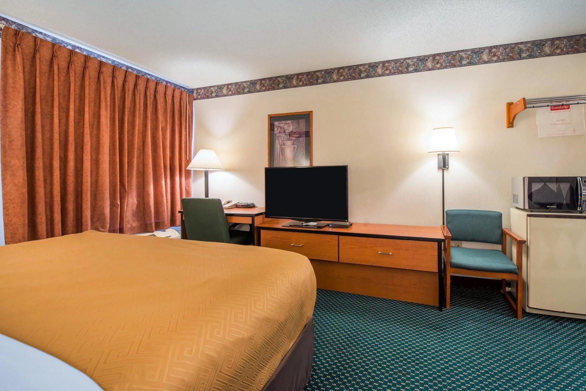 Econo Lodge Pueblo Ngoại thất bức ảnh